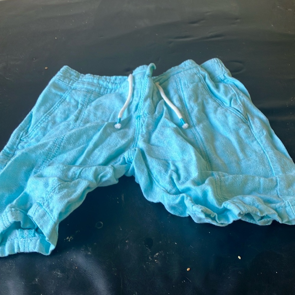 FINAL MARKDOWN Old navy children’s shorts medium